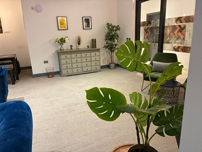 2 Bedroom Apartment To Rent In Old Mill Street, Manchester, Greater Manchester, M4