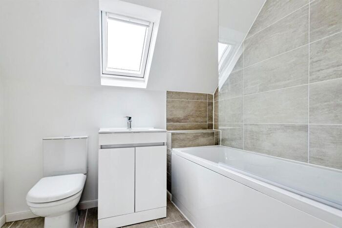 3 Bedroom Terraced House For Sale In Tower Hill, Witney, OX28