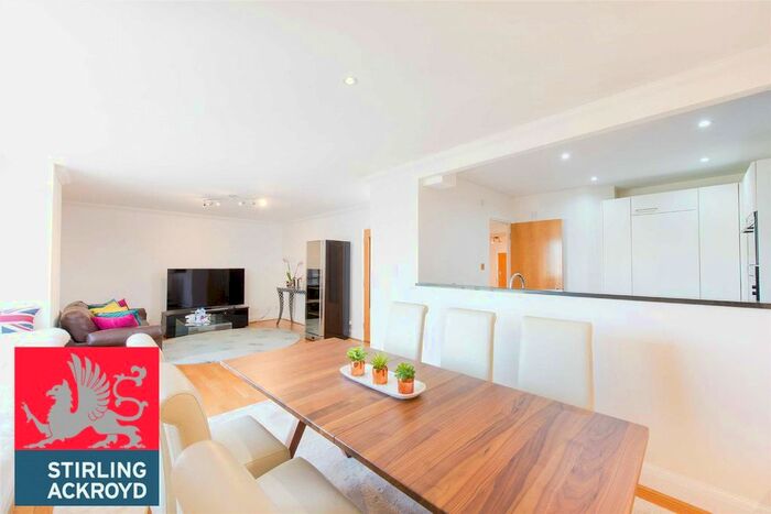 3 Bedroom Flat To Rent In North Block, County Hall, Belvedere Road, London, SE1