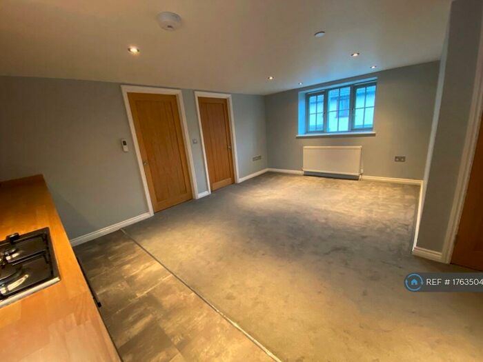 2 Bedroom Flat To Rent In Damory Street, Blandford Forum, DT11