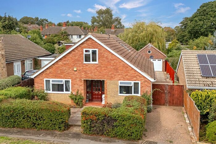 4 Bedroom Detached Bungalow For Sale In East Avenue, Kettering, NN15
