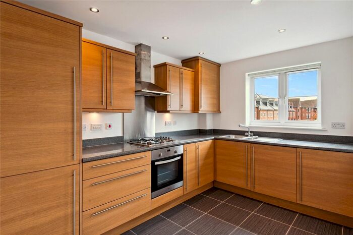 2 Bedroom Flat To Rent In Eagle Way, Bracknell, Berkshire, RG12