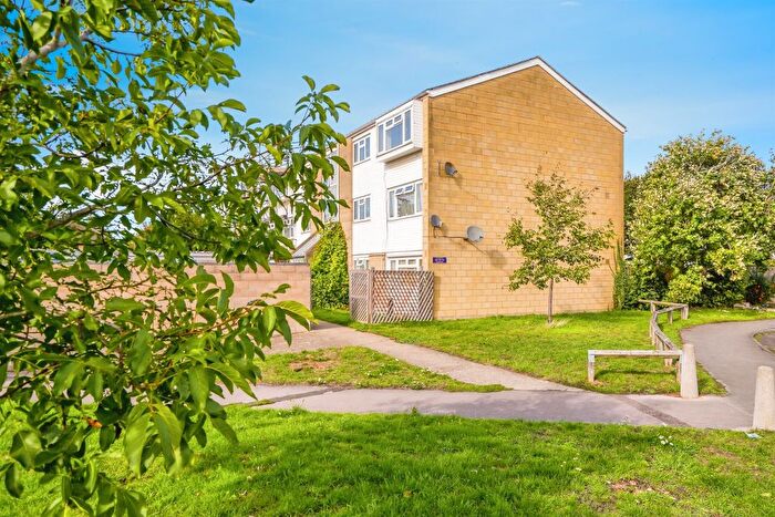2 Bedroom Flat For Sale In Leiden Road, Headington, Oxford, OX3