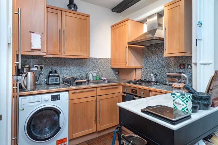 1 Bedroom Flat To Rent In Weston Street, London, SE1