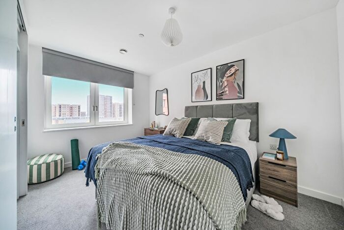 2 Bedroom Flat To Rent In St Pauls Road, Barking, London, IG11
