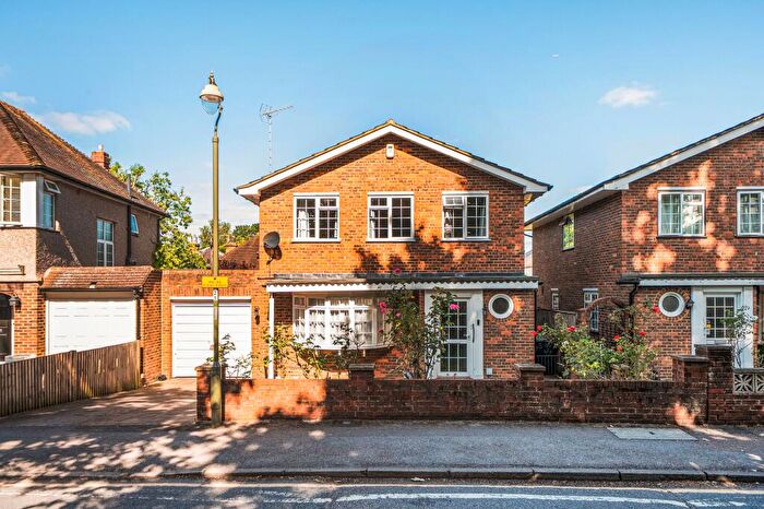 4 Bedroom Detached House For Sale In Worple Road, Epsom, KT18