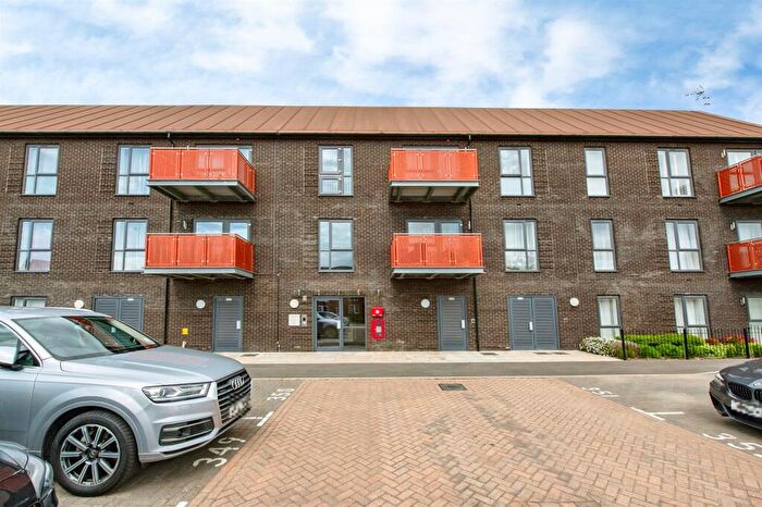 1 Bedroom Flat For Sale In Dovestone Close, West Thurrock, Grays, RM20