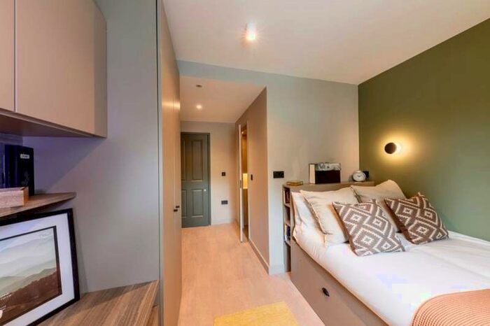 Leisure Facility Commercial To Rent In Harvest Road, Englefield Green, Egham, Surrey, TW20