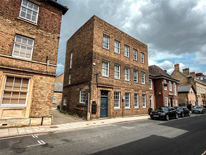 1 Bedroom Apartment To Rent In Priestgate, Peterborough, Cambridgeshire, PE1