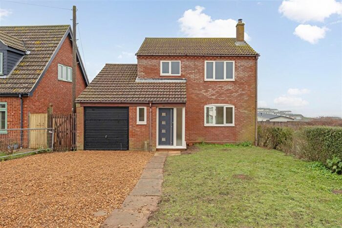3 Bedroom Detached House For Sale In Albion Road, Mundesley, Norwich, NR11