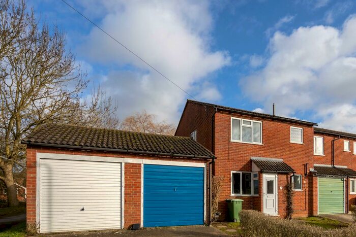 1 Bedroom Semi-Detached House To Rent In Walton Way, Newbury, RG14