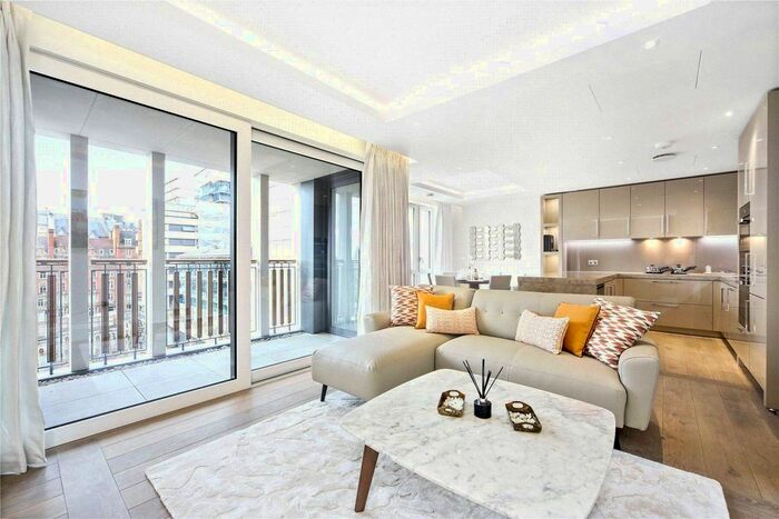 2 Bedroom Flat To Rent In Arundel Street, London, WC2R