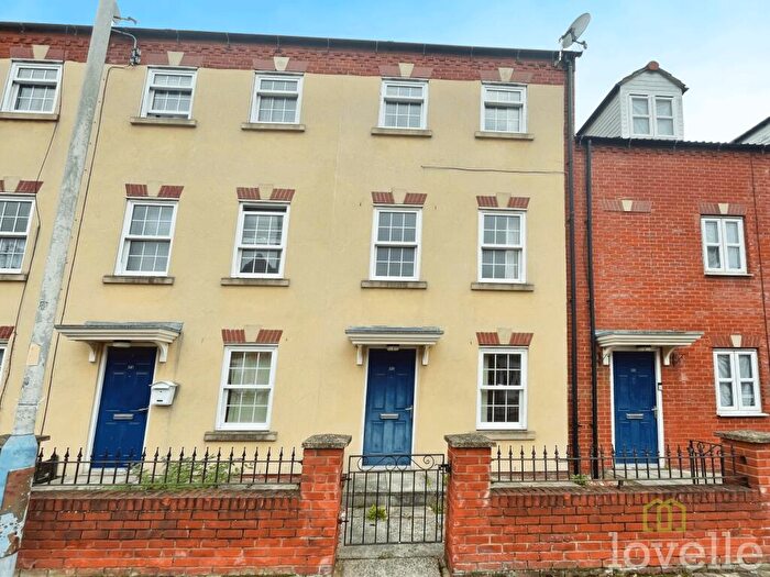 4 Bedroom Town House To Rent In Church Street, Gainsborough, DN21