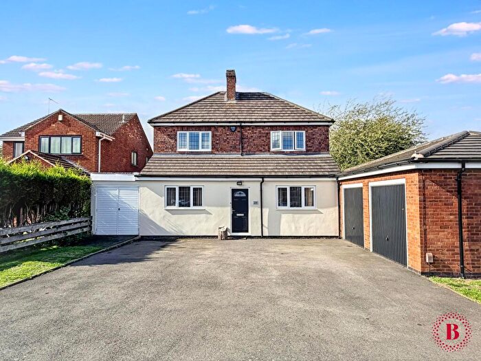 4 Bedroom Detached House For Sale In Tamworth Road, Kettlebrook, Tamworth, B77