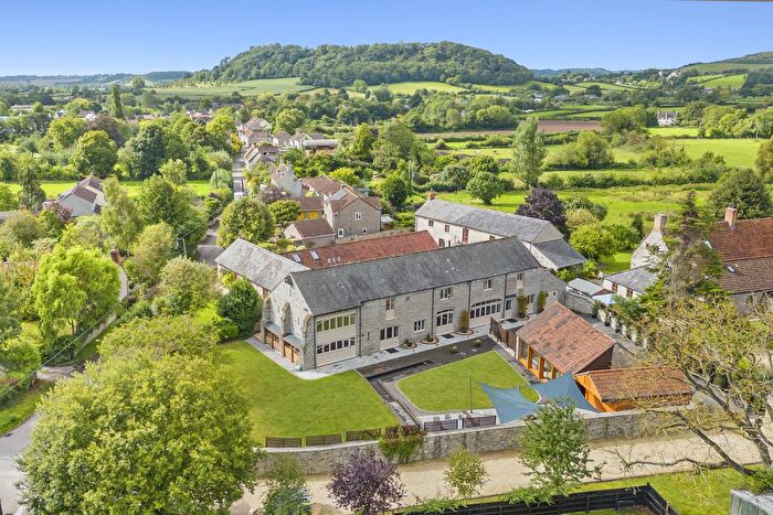 5 Bedroom Barn Conversion For Sale In Compton Street, Compton Dundon, TA11