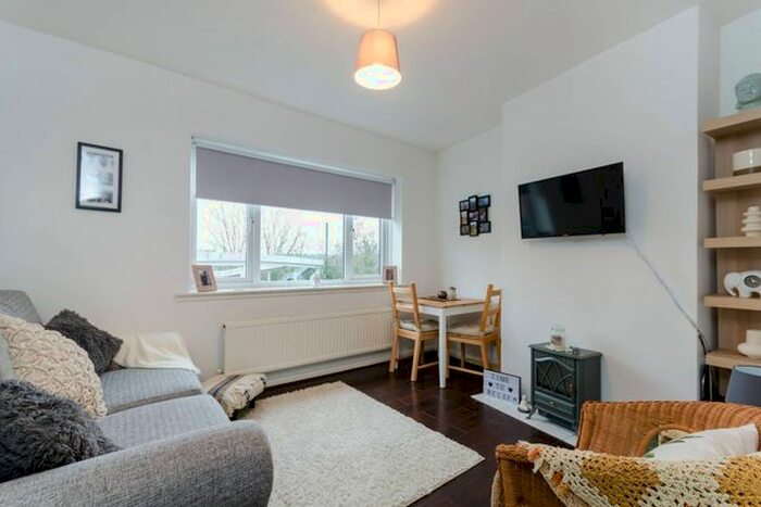 1 Bedroom Flat To Rent In Robin Hood Way, Kingston Vale, London SW15