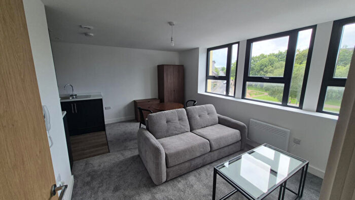 Studio To Rent In Park House, Bradford, Bradford, West Yorkshire, BD1