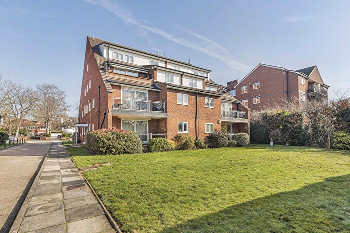 2 Bedroom Flat For Sale In Park Road, Beckenham, BR3