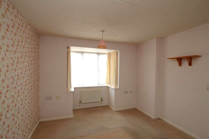 2 Bedroom Semi-Detached Bungalow For Sale In Cedar Close, Market Rasen, LN8