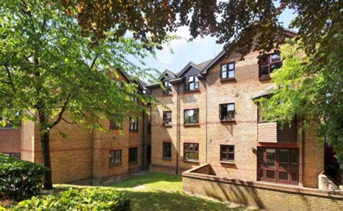 2 Bedroom Maisonette To Rent In Cedar Road, Sutton, Surrey, SM2