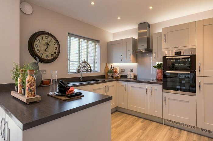 4 Bedroom Detached House For Sale In Pakenham Road, Waterlooville, PO7