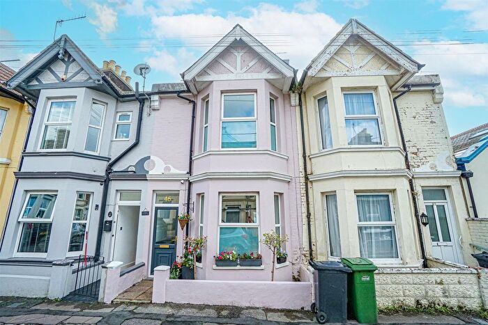 3 Bedroom Terraced House For Sale In Grove Road, Hastings, TN35