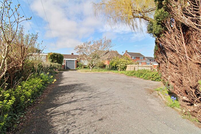 2 Bedroom Detached Bungalow For Sale In Titchfield Road, Stubbington, PO14