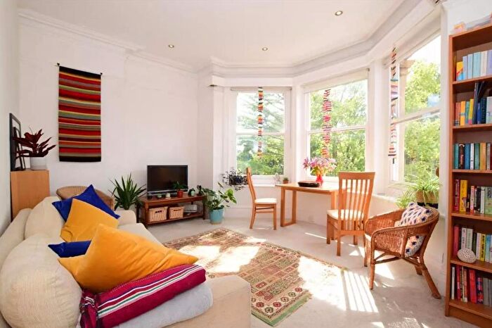 2 Bedroom Flat To Rent In Dyke Road Avenue, Brighton, BN1