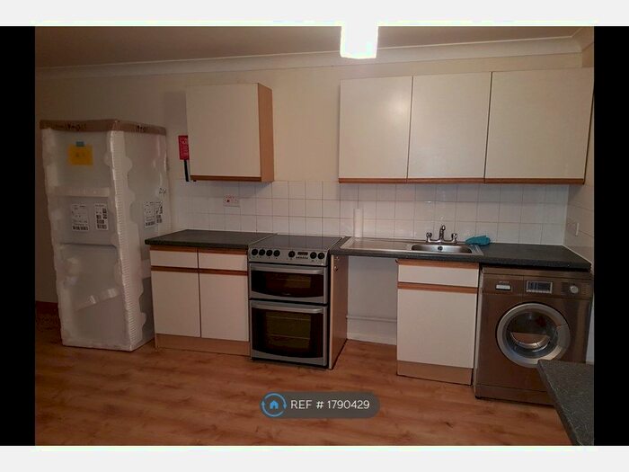 3 Bedroom Bungalow To Rent In St. Dunstans, Coffee Hall, Milton Keynes, MK6