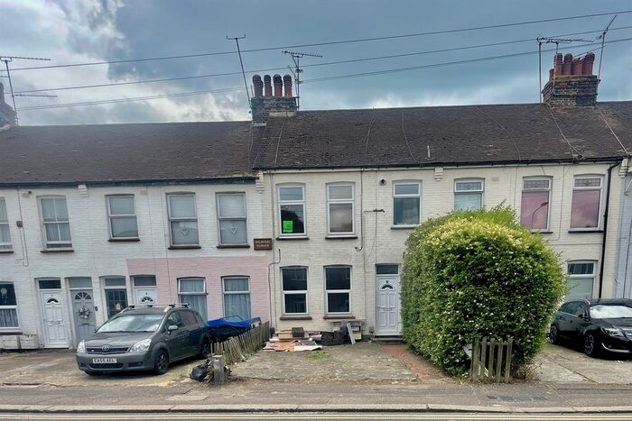 1 Bedroom Flat To Rent In Balmoral Terrace, Fairfax Drive, Westcliff-On-Sea, SS0