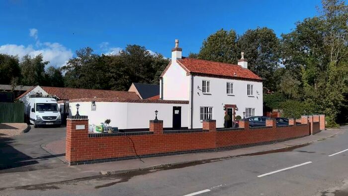 6 Bedroom Farm House For Sale In Cliff Mill Farm House, Southwell Road, Lowdham, East Midlands, NG14