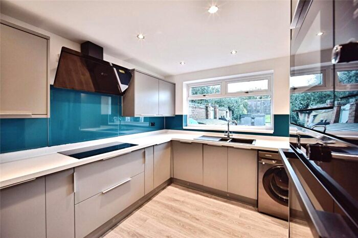 4 Bedroom Detached House For Sale In Queens Road, Maidstone, Kent, ME16