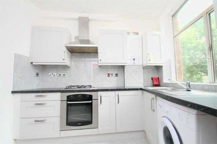 2 Bedroom Maisonette To Rent In The Grangeway, The Grangeway, N21