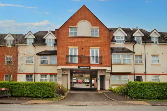 2 Bedroom Apartment To Rent In Woking, GU21
