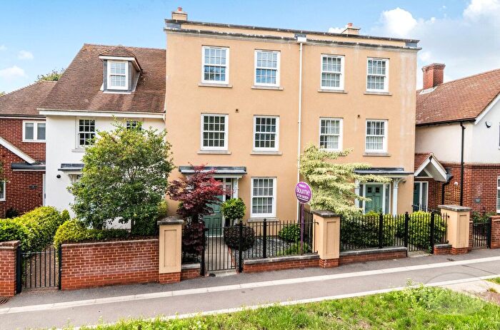 3 Bedroom Terraced House For Sale In College Street, Petersfield, Hampshire, GU31