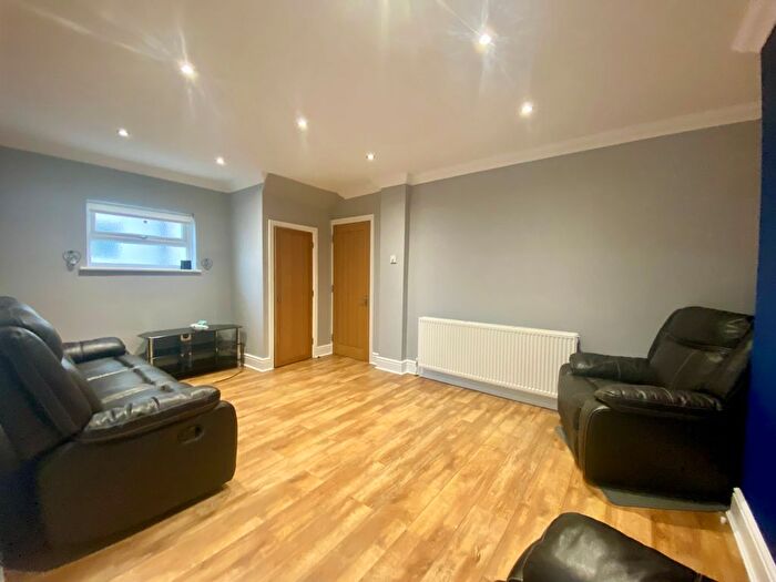 4 Bedroom Semi-Detached House To Rent In Raynton Drive, Hayes, UB4