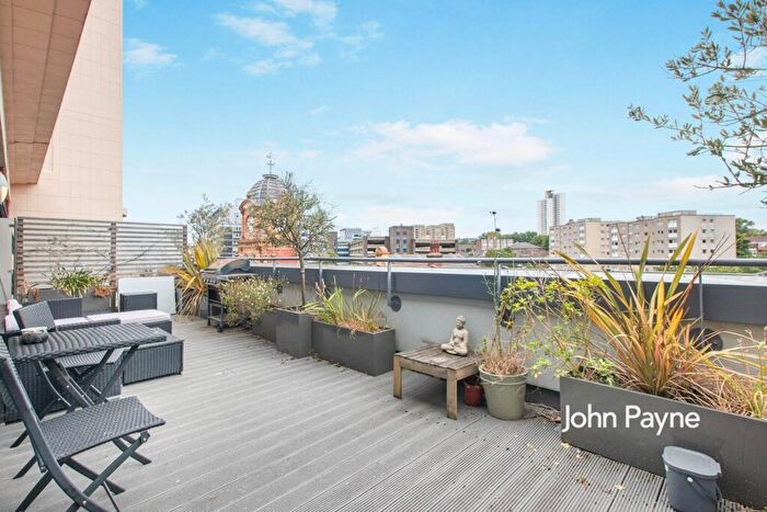 2 Bedroom Flat To Rent In Powis Street London, SE18