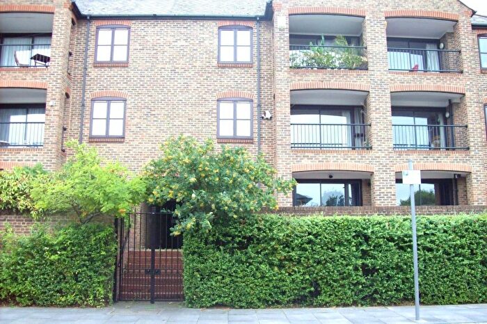 1 Bedroom Flat To Rent In Plymouth Wharf, London, E14