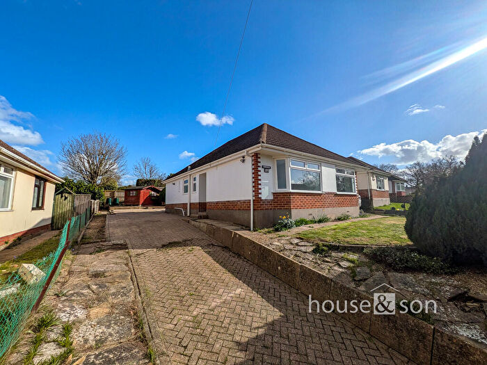 3 Bedroom Detached Bungalow For Sale In East Howe Lane, Bournemouth, BH10