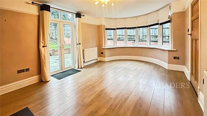 4 Bedroom Detached House To Rent In Cutenhoe Road, Luton, Bedfordshire, LU1