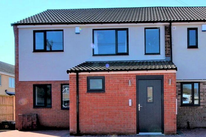 2 Bedroom Flat To Rent In Hallam Road, Ollerton, NG22