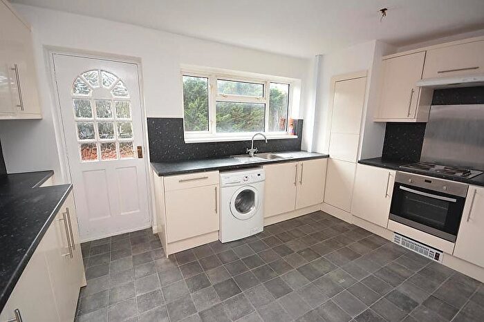 2 Bedroom Flat To Rent In Torquay Road, CM1