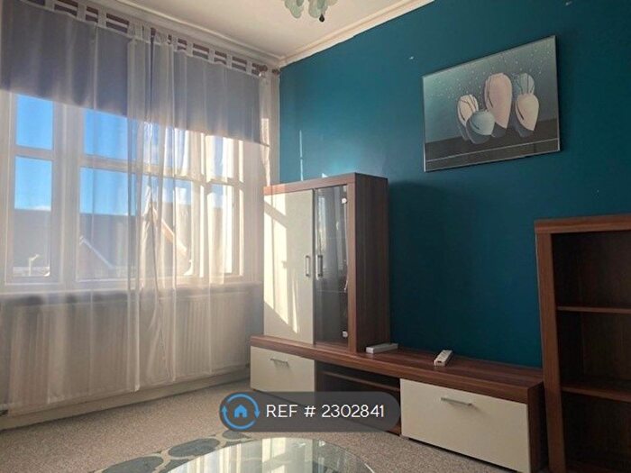 1 Bedroom Flat To Rent In Claremont Road, London, NW2