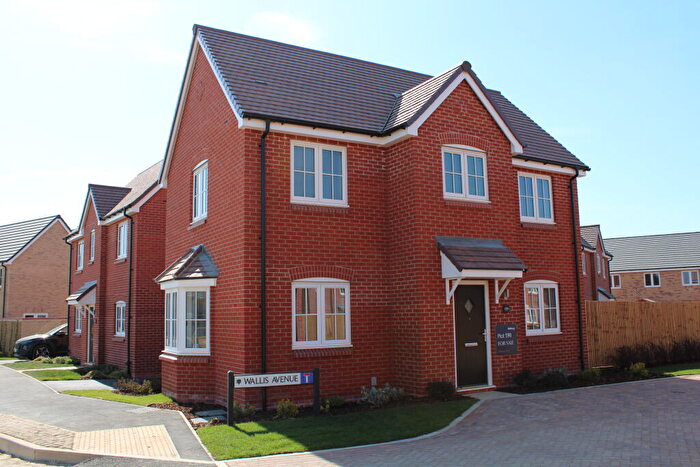 3 Bedroom Detached House For Sale In New Cardington Fields Bedford, Bedfordshire, MK42
