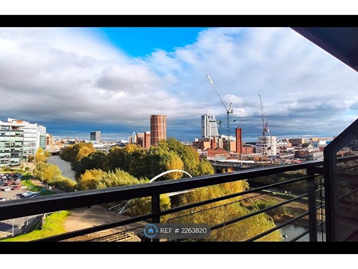 2 Bedroom Flat To Rent In Whitehall Waterfront, Leeds, LS1