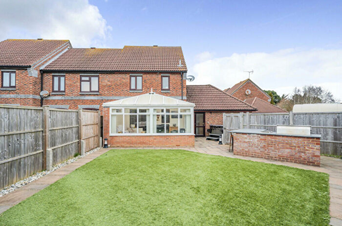 3 Bedroom End Of Terrace House For Sale In Longships, Littlehampton, BN17