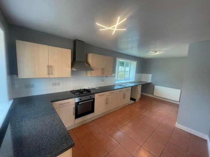 3 Bedroom Semi-Detached House To Rent In Broomhouse Lane, Edlington, DN12