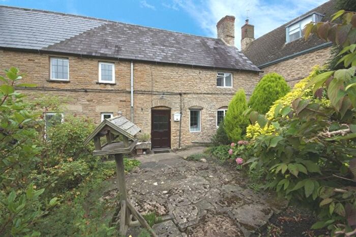 2 Bedroom Semi-Detached House To Rent In Butts Close, Aynho, OX17