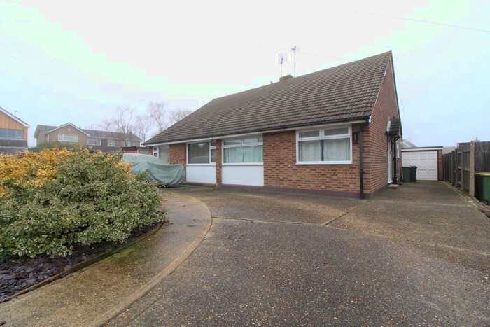 3 Bedroom Semi-Detached Bungalow To Rent In Exmouth Drive, Rayleigh, Essex, SS6