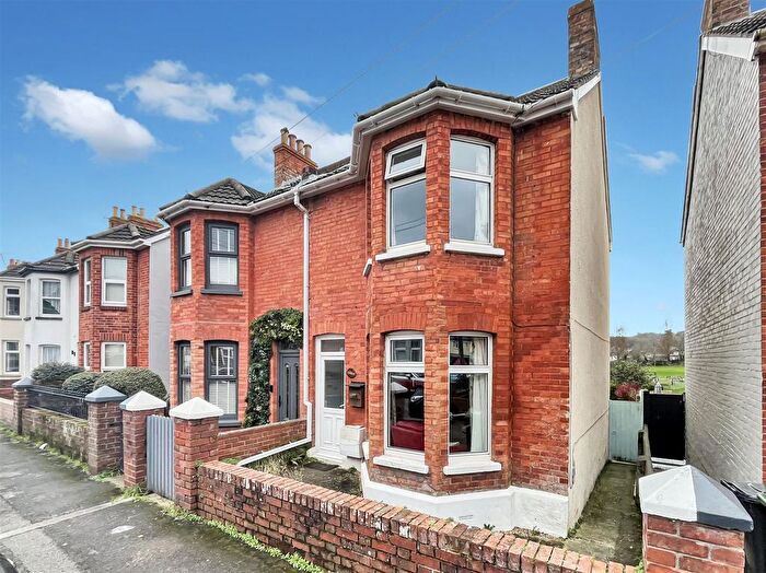 3 Bedroom Semi-Detached House For Sale In Southview Road, Weymouth, DT4